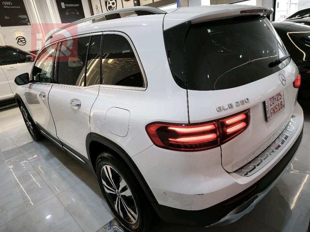 مرسيدس بنز GLB